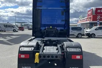 Iveco S-Way, 12.9, 368 kW, дизель, автомат, задний привод