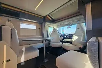 Laika Kosmo, 2.2, 103 kW, diisel, automaat, esivedu