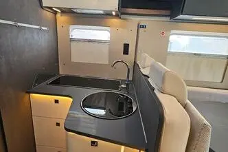 Laika Kosmo, 2.2, 103 kW, diisel, automaat, esivedu