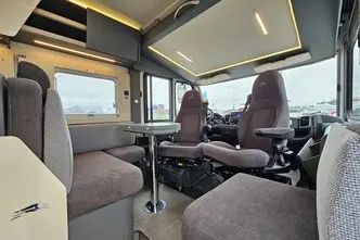 Laika Kosmo, 2.0, 103 kW, diisel, automaat, esivedu