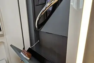 Laika Kosmo, 2.0, 103 kW, diisel, automaat, esivedu