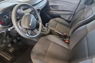 Dacia Sandero, 1.0, 67 kW, бензин, механическая, передний привод