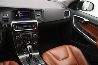 Volvo V60, 2.4, 158 kW, pistikhübriid, automaat, nelikvedu