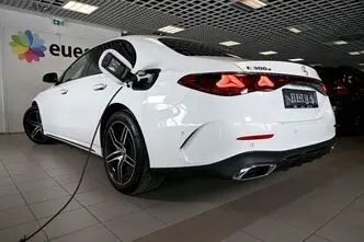 Mercedes-Benz E 300, 2.0, 230 kW, pistikhübriid, automaat, nelikvedu