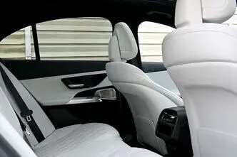 Mercedes-Benz E 300, 2.0, 230 kW, pistikhübriid, automaat, nelikvedu