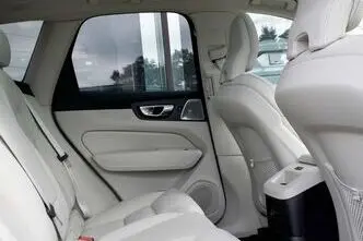 Volvo XC60, 335 kW, pistikhübriid, automaat, nelikvedu