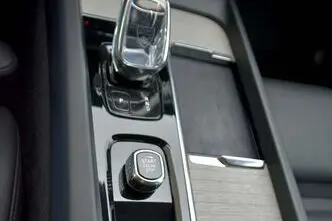 Volvo XC60, 2.0, 184 kW, гибрид, автомат, полный привод