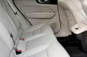 Volvo XC60, 2.0, 184 kW, гибрид, автомат, полный привод