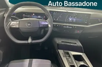 Opel Grandland, 1.2, 107 kW, гибрид, автомат, передний привод