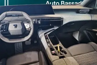 Peugeot 5008, 1.2, 107 kW, гибрид, автомат, передний привод