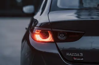 Mazda 3, 2.0, 110 kW, hübriid, automaat, esivedu