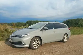 Toyota Auris, 1.6, 97 kW, бензин, механическая, передний привод