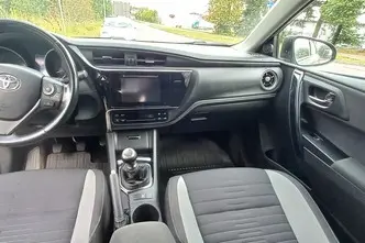 Toyota Auris, 1.6, 97 kW, бензин, механическая, передний привод