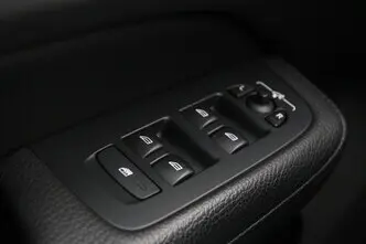 Volvo V60 Cross Country, 2.0, 184 kW, гибрид, автомат, полный привод
