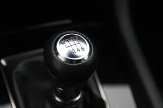 Mazda 3, 2.0, 132 kW, гибрид, механическая, передний привод