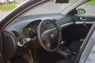 Škoda Octavia, 1.9, 77 kW, diisel, automaat, esivedu