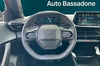 Peugeot 2008, elekter, automaat, esivedu
