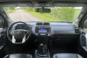Toyota Land Cruiser, 2.8, 130 kW, дизель, механическая, полный привод