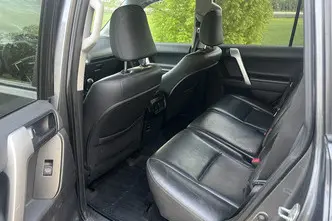 Toyota Land Cruiser, 2.8, 130 kW, дизель, механическая, полный привод