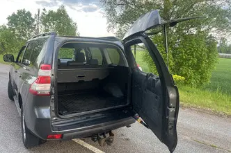Toyota Land Cruiser, 2.8, 130 kW, дизель, механическая, полный привод