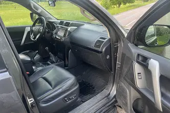 Toyota Land Cruiser, 2.8, 130 kW, дизель, механическая, полный привод