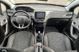 Peugeot 2008, 1.2, 60 kW, bensiin, manuaal, esivedu
