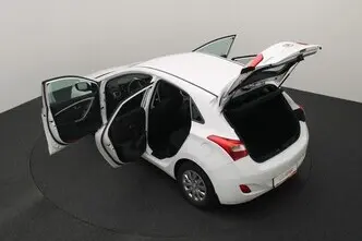 Hyundai i30, 1.4, 74 kW, бензин, механическая, передний привод
