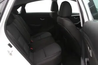 Hyundai i30, 1.4, 74 kW, бензин, механическая, передний привод