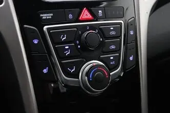 Hyundai i30, 1.4, 74 kW, бензин, механическая, передний привод