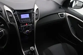 Hyundai i30, 1.4, 74 kW, бензин, механическая, передний привод