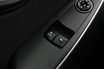 Hyundai i30, 1.4, 74 kW, бензин, механическая, передний привод