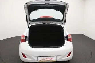 Hyundai i30, 1.4, 74 kW, бензин, механическая, передний привод