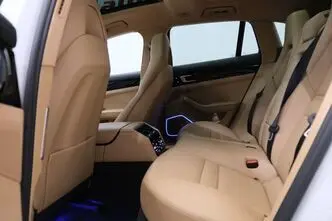Porsche Panamera, automaat, nelikvedu