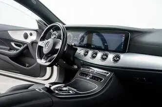 Mercedes-Benz E 220, 2.0, 143 kW, дизель, автомат, задний привод