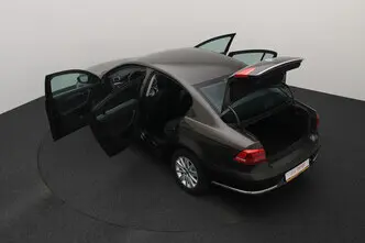 Volkswagen Passat, 1.6, 77 kW, diisel, automaat, esivedu