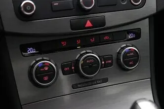 Volkswagen Passat, 1.6, 77 kW, diisel, automaat, esivedu