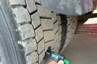 Volvo F 10 6x2, 9.6, 184 kW, diesel