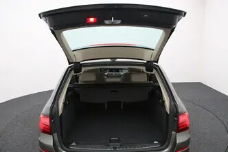 BMW 520, 2.0, 135 kW, bensiin, automaat, tagavedu
