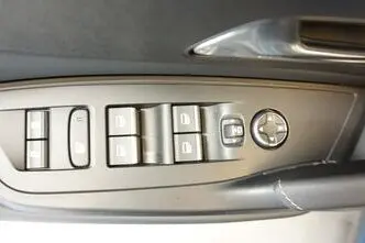 Peugeot 408, 1.2, 96 kW, бензин, автомат, передний привод