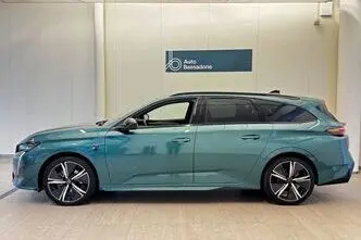 Peugeot 308, 1.2, 100 kW, гибрид, автомат, передний привод