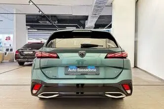 Peugeot 308, 1.2, 100 kW, гибрид, автомат, передний привод