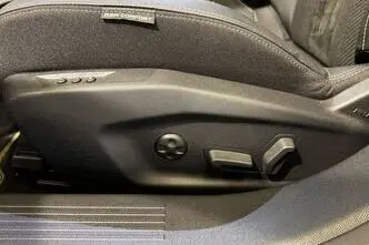 Peugeot 308, 1.2, 100 kW, гибрид, автомат, передний привод