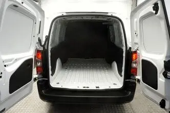 Opel Combo, 1.5, 75 kW, дизель, механическая, передний привод