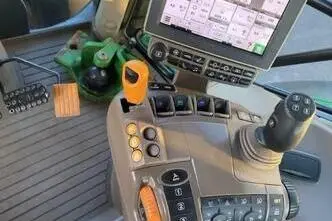 John Deere 6215R, 6.8, 158 kW, diesel, automatic, four-wheel drive