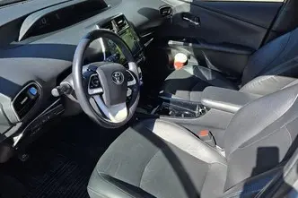 Toyota Prius, 1.8, 72 kW, hybrid, automatic, front-wheel drive