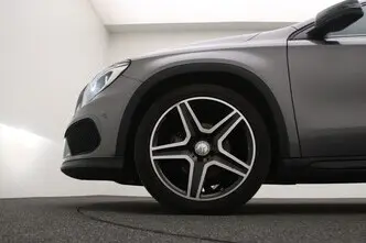 Mercedes-Benz GLA 200, 1.6, 115 kW, petrol, automatic, front-wheel drive