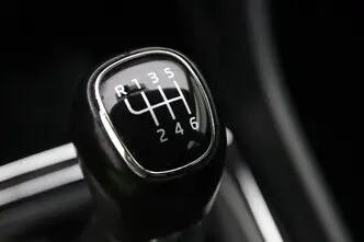 Škoda Karoq, 1.5, 110 kW, бензин, механическая, передний привод