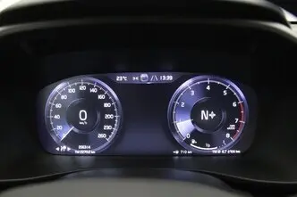 Volvo XC40, 1.5, 95 kW, бензин, механическая, передний привод