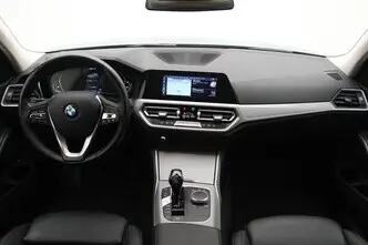 BMW 330, 2.0, 135 kW, подключаемый гибрид, автомат, задний привод