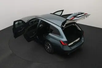 BMW 330, 2.0, 135 kW, подключаемый гибрид, автомат, задний привод
